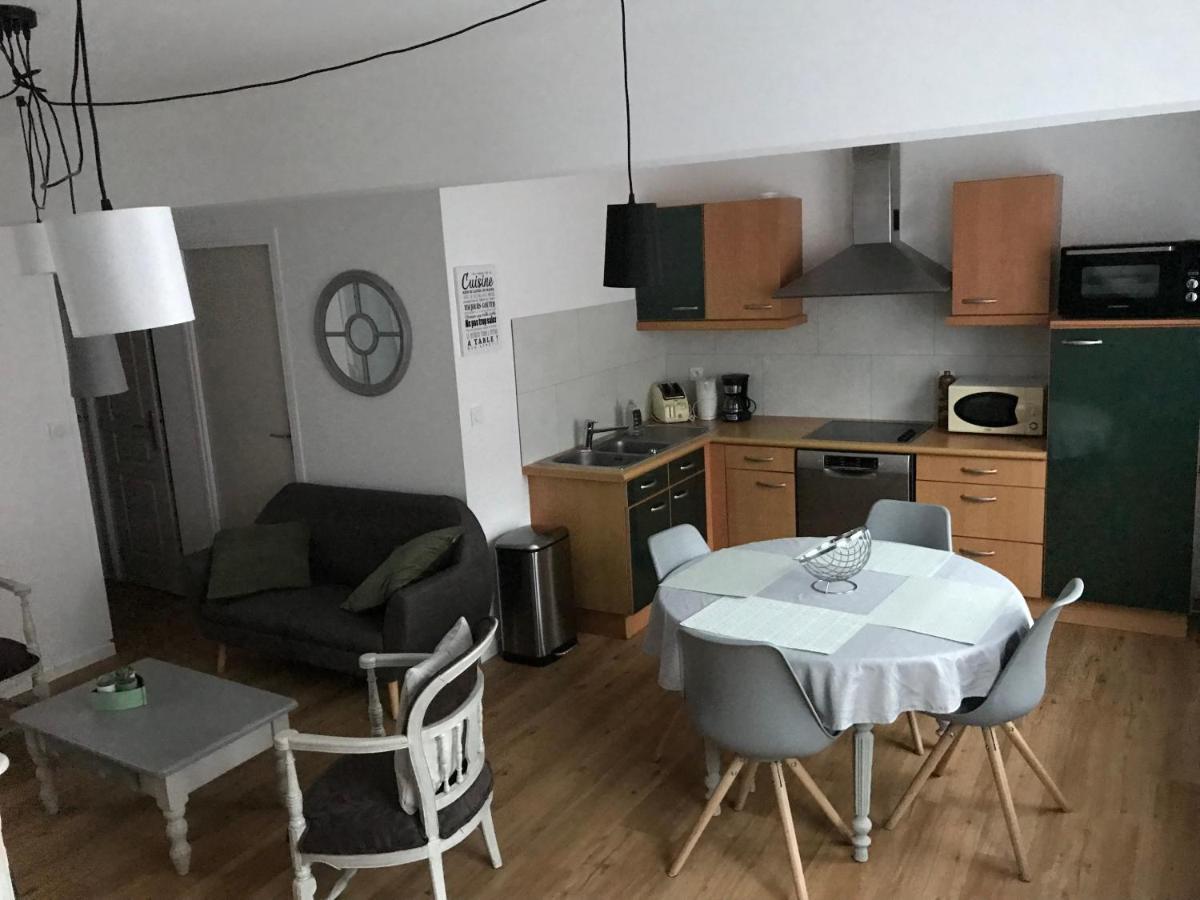 Le Saint Pierre Apartment Roye  Bagian luar foto